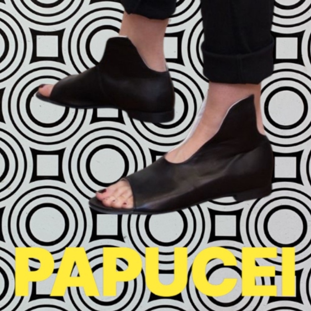 Authentic Papucei European designer black leather unique modern flats sz 9